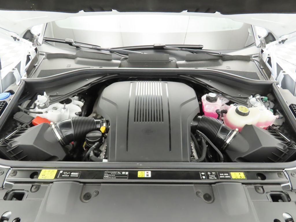 2025 Land Rover Range Rover SE photo 26