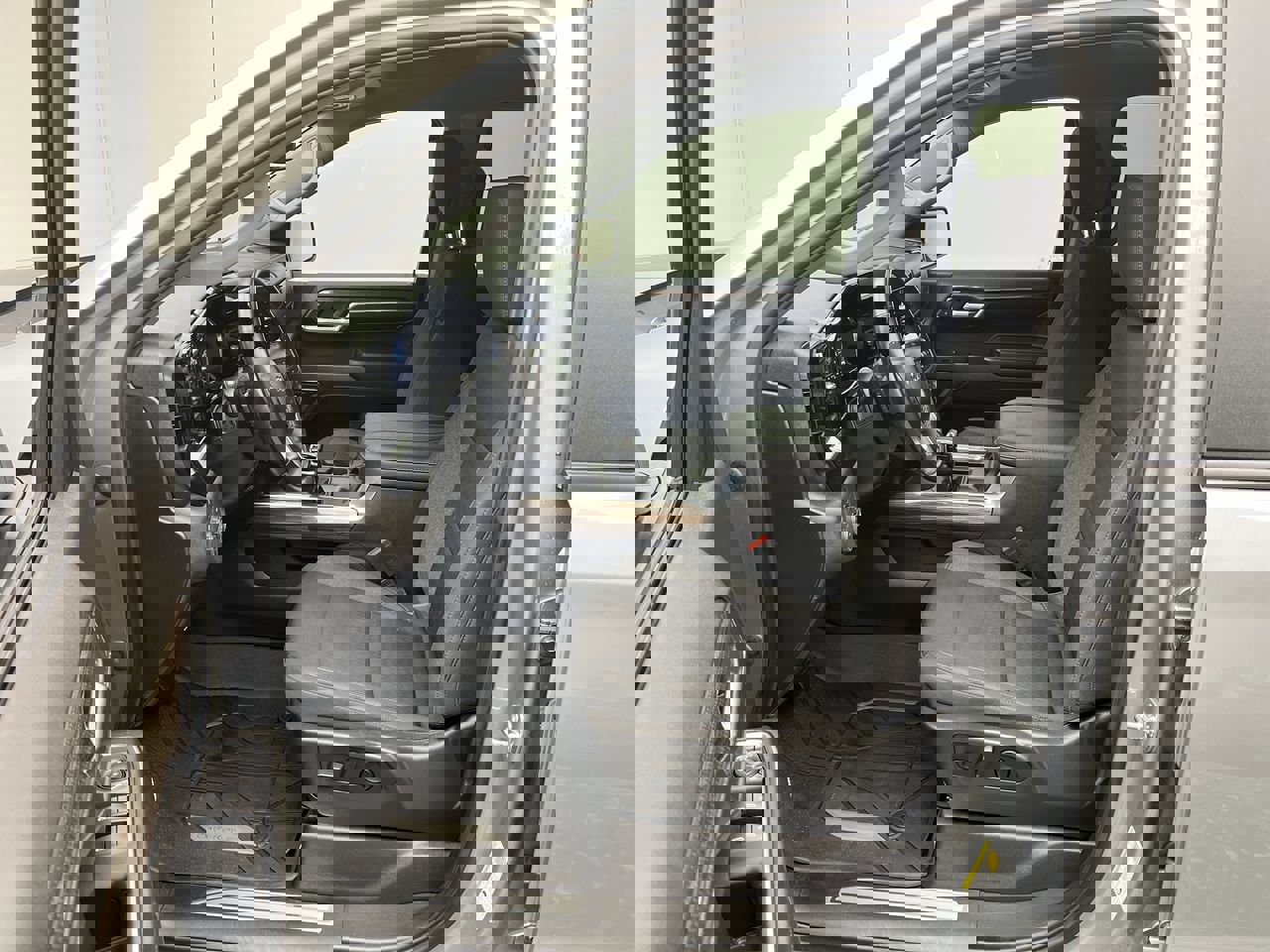 2024 Chevrolet Silverado 1500 RST photo 3