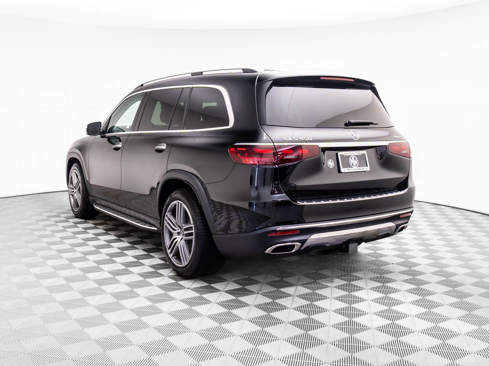 2026 Mercedes Benz GLS 450 4MATIC photo 3