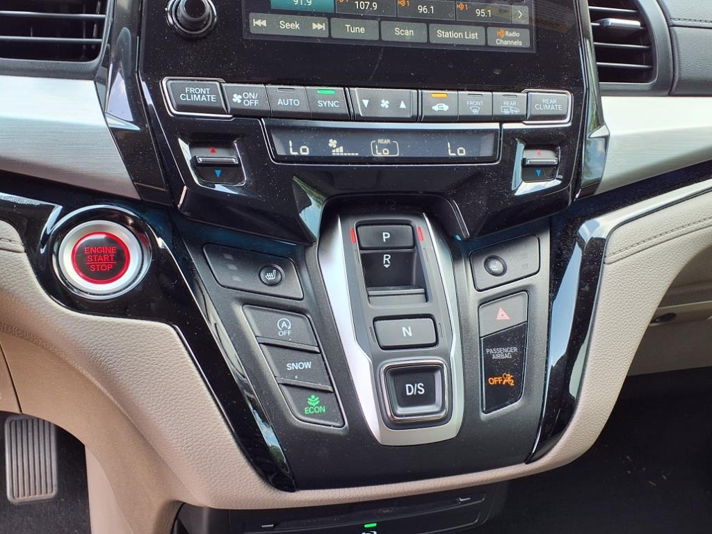 2021 Honda Odyssey Touring photo 12