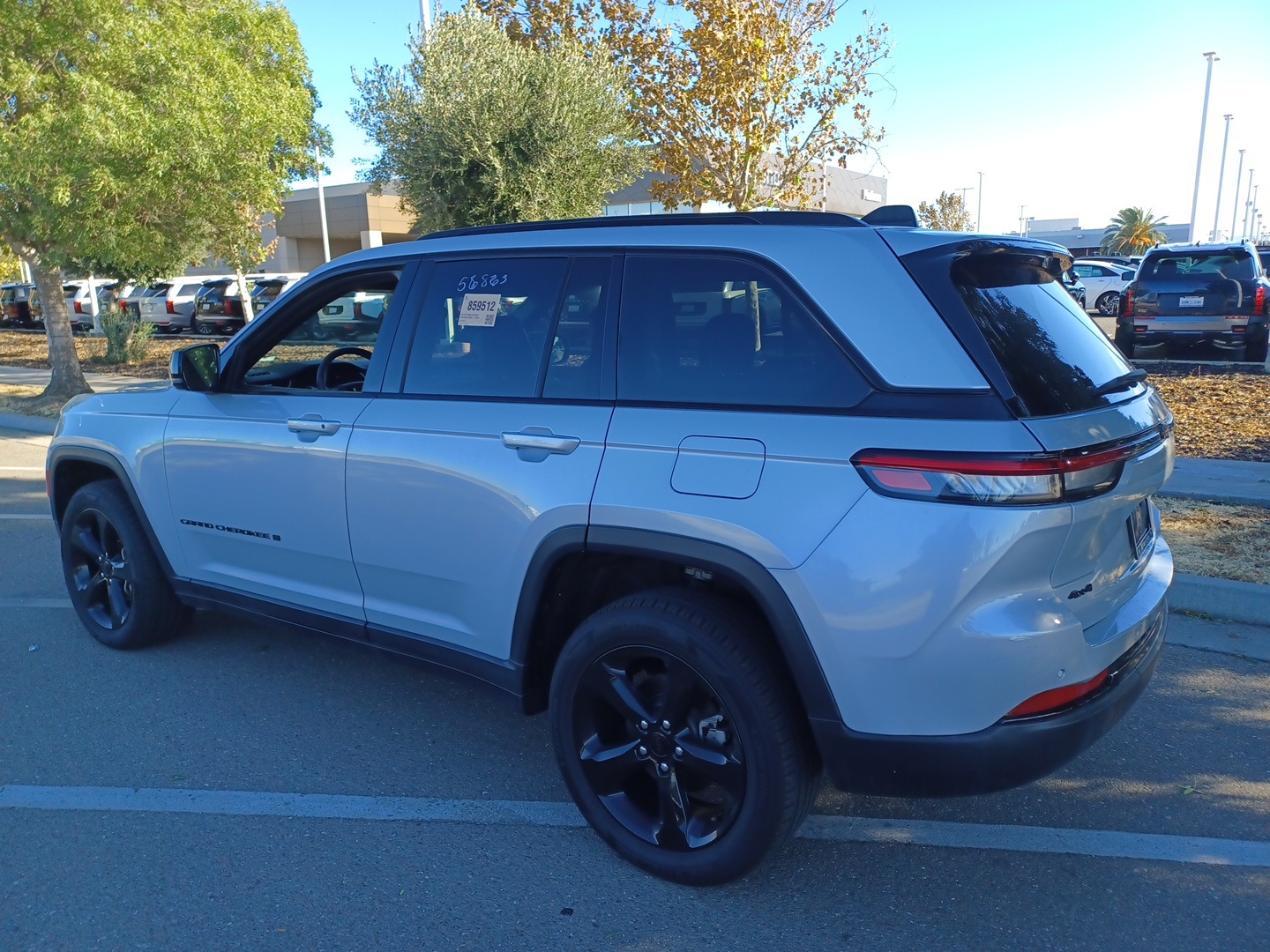 2023 Jeep Grand Cherokee Altitude photo 3