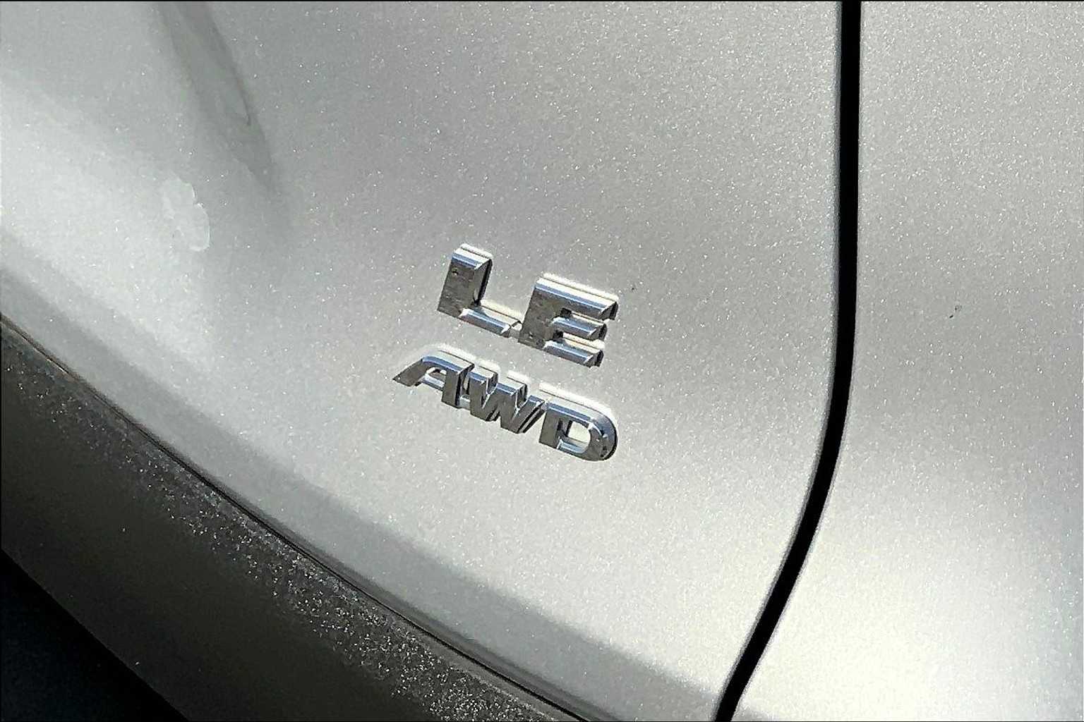 2024 Toyota RAV4 LE photo 26