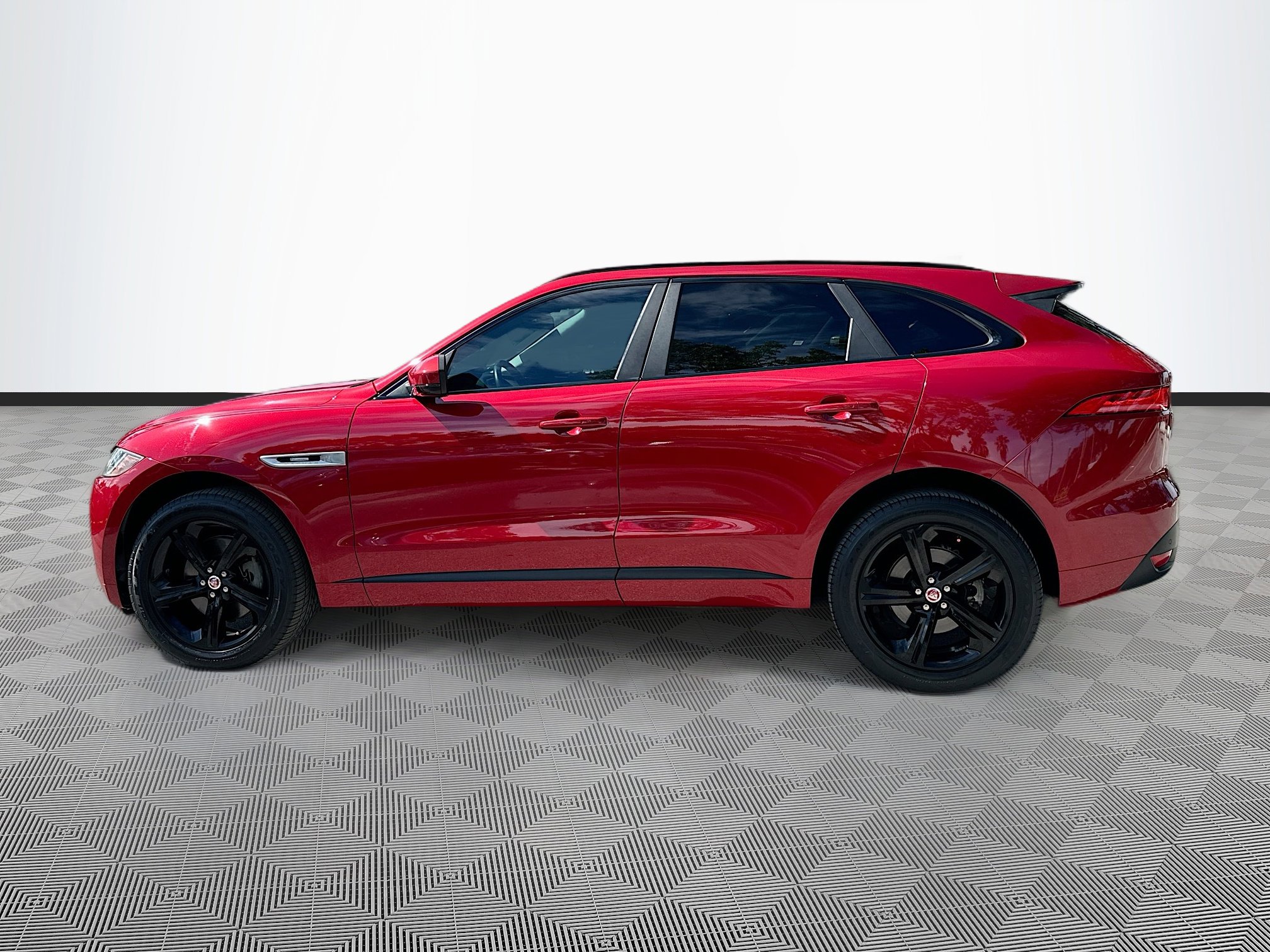 2018 Jaguar F-PACE R-Dynamic SE photo 4