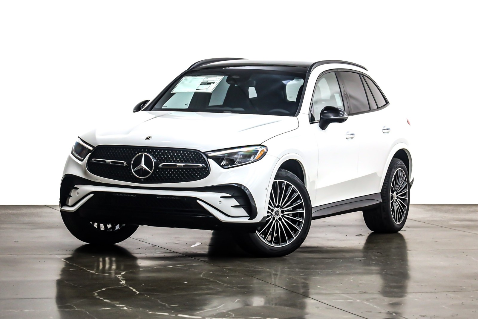 2026 Mercedes-Benz GLC Base's photo