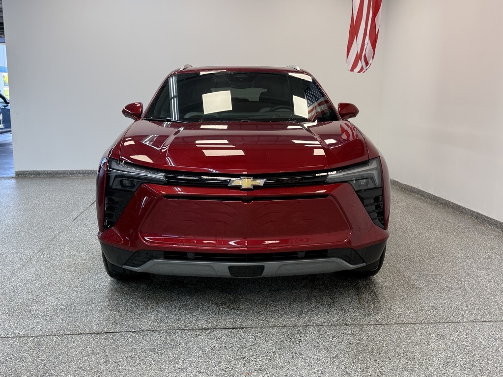 2025 Chevrolet Blazer EV photo 2