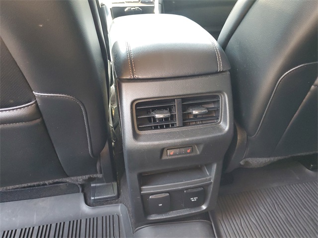 2019 Ford Edge Titanium photo 23