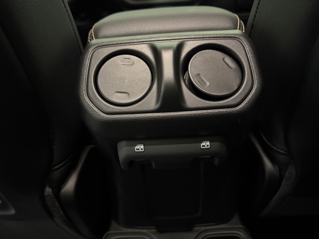 2025 Jeep Gladiator Sport photo 16