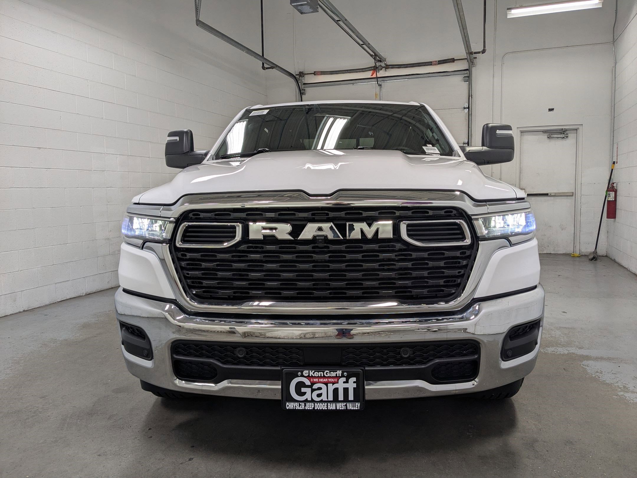 2025 Ram 1500 Tradesman photo 8