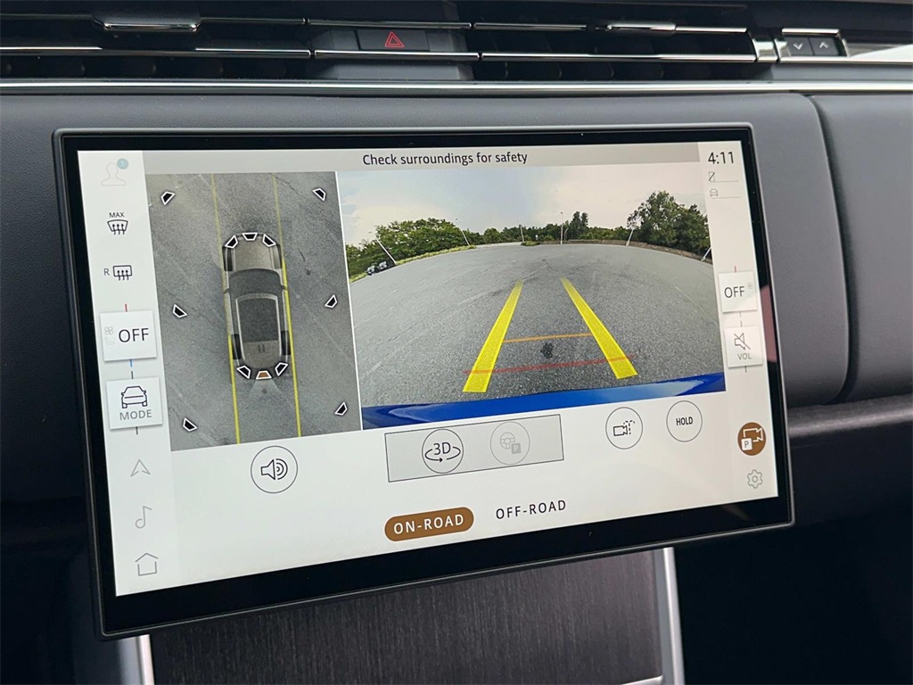 2025 Land Rover Range Rover SE photo 2