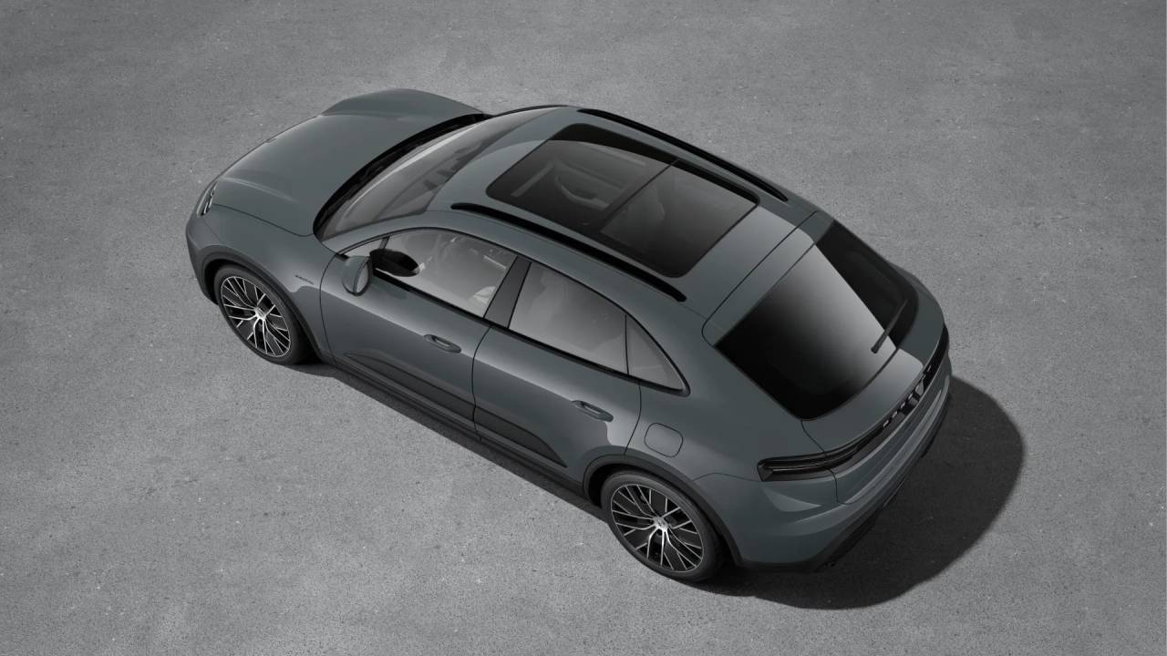 2025 Porsche Macan Electric photo 4