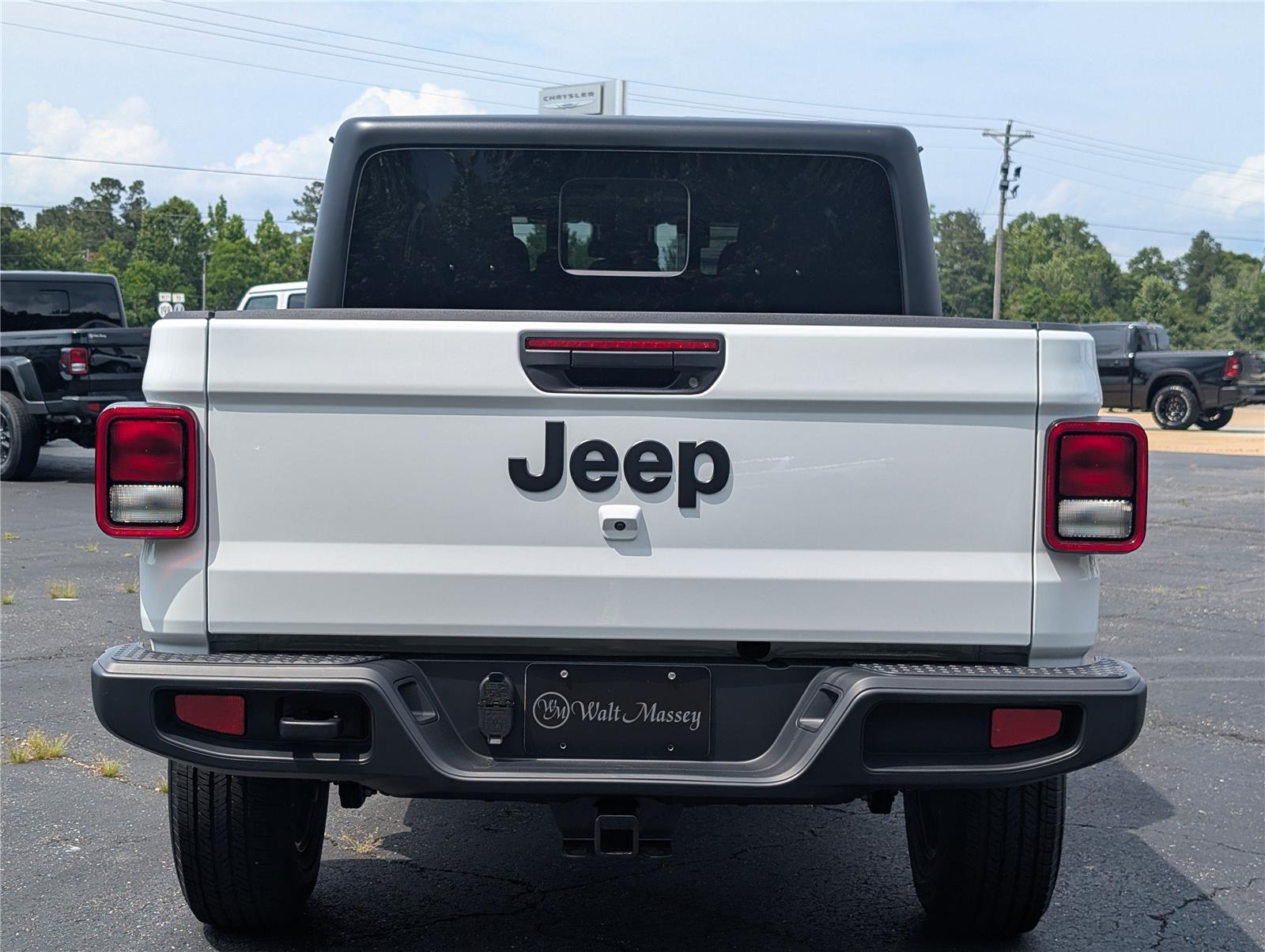 2025 Jeep Gladiator Sport S photo 4