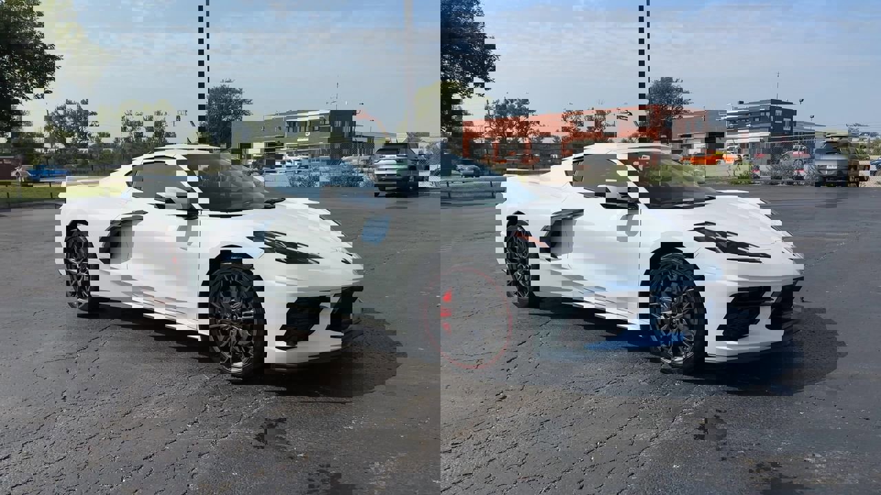 2024 Chevrolet Corvette Stingray 1LT photo 2