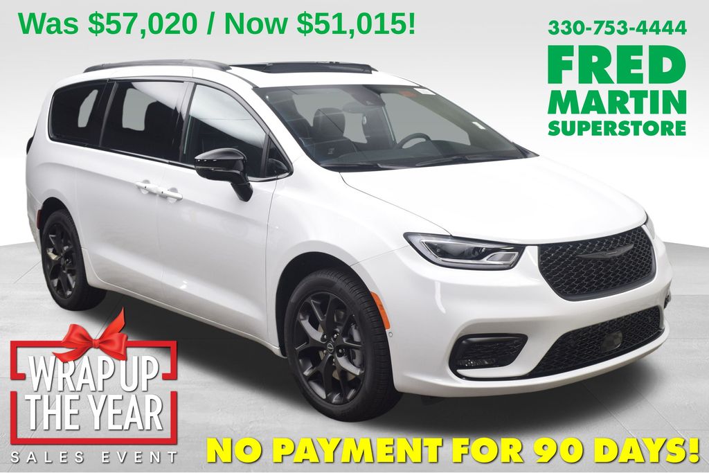 2026 Chrysler Pacifica Limited's photo