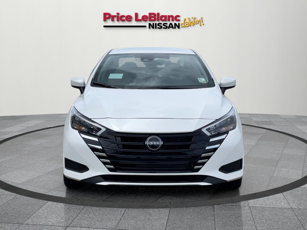 2025 Nissan Versa 1.6 SV photo 2