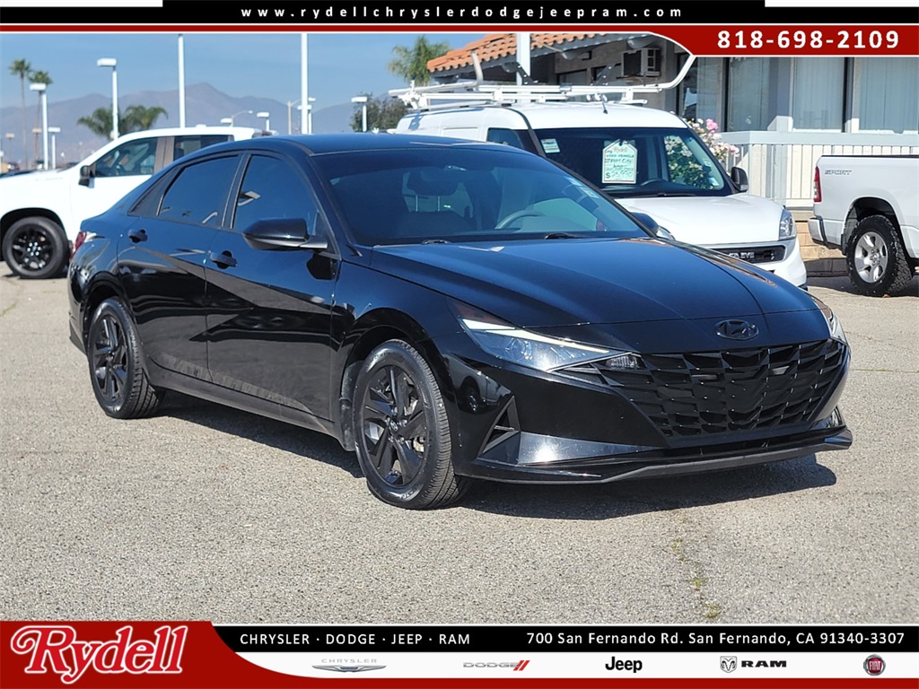 2023 Hyundai Elantra SEL's photo