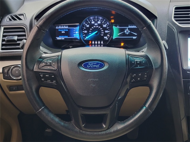 2017 Ford Explorer XLT photo 26