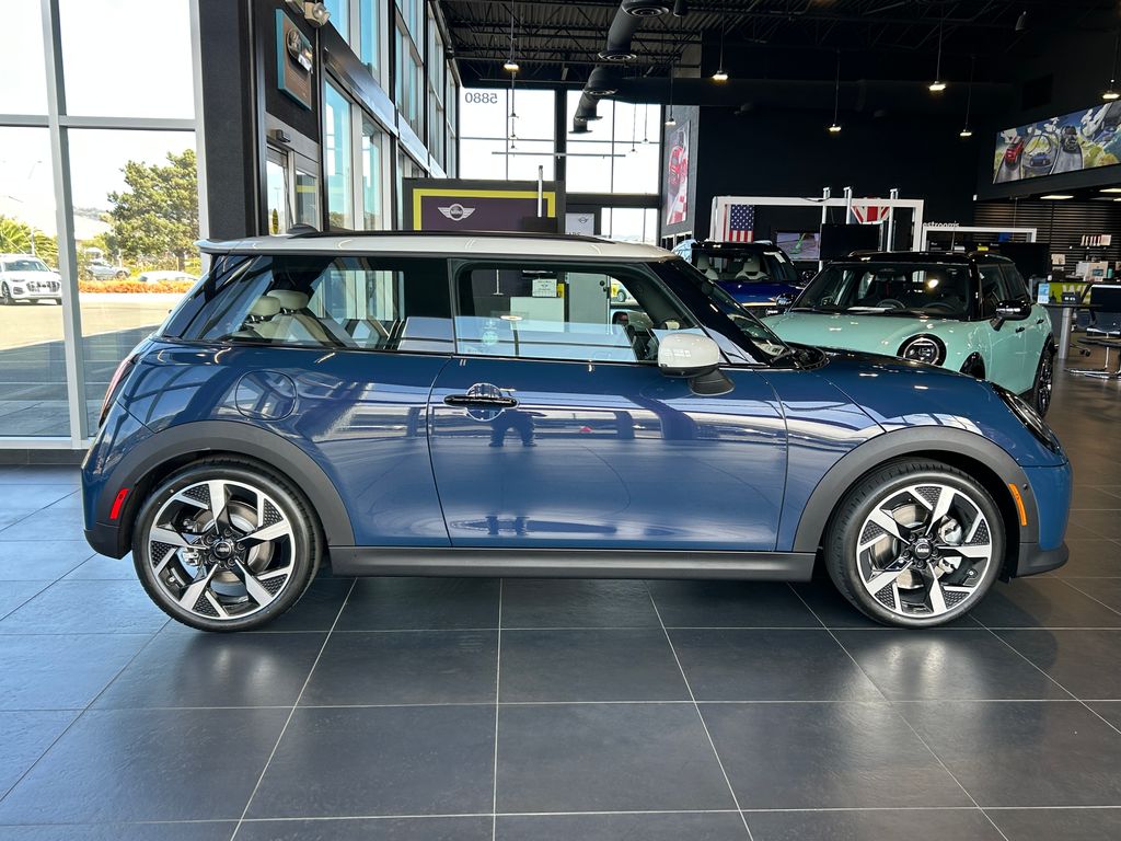 2026 Mini Cooper Hardtop S 2 Door Iconic photo 6