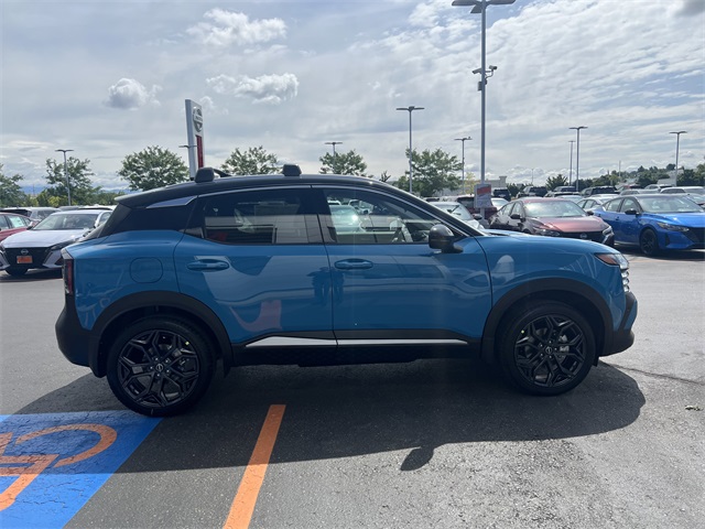 2025 Nissan Kicks SR photo 4
