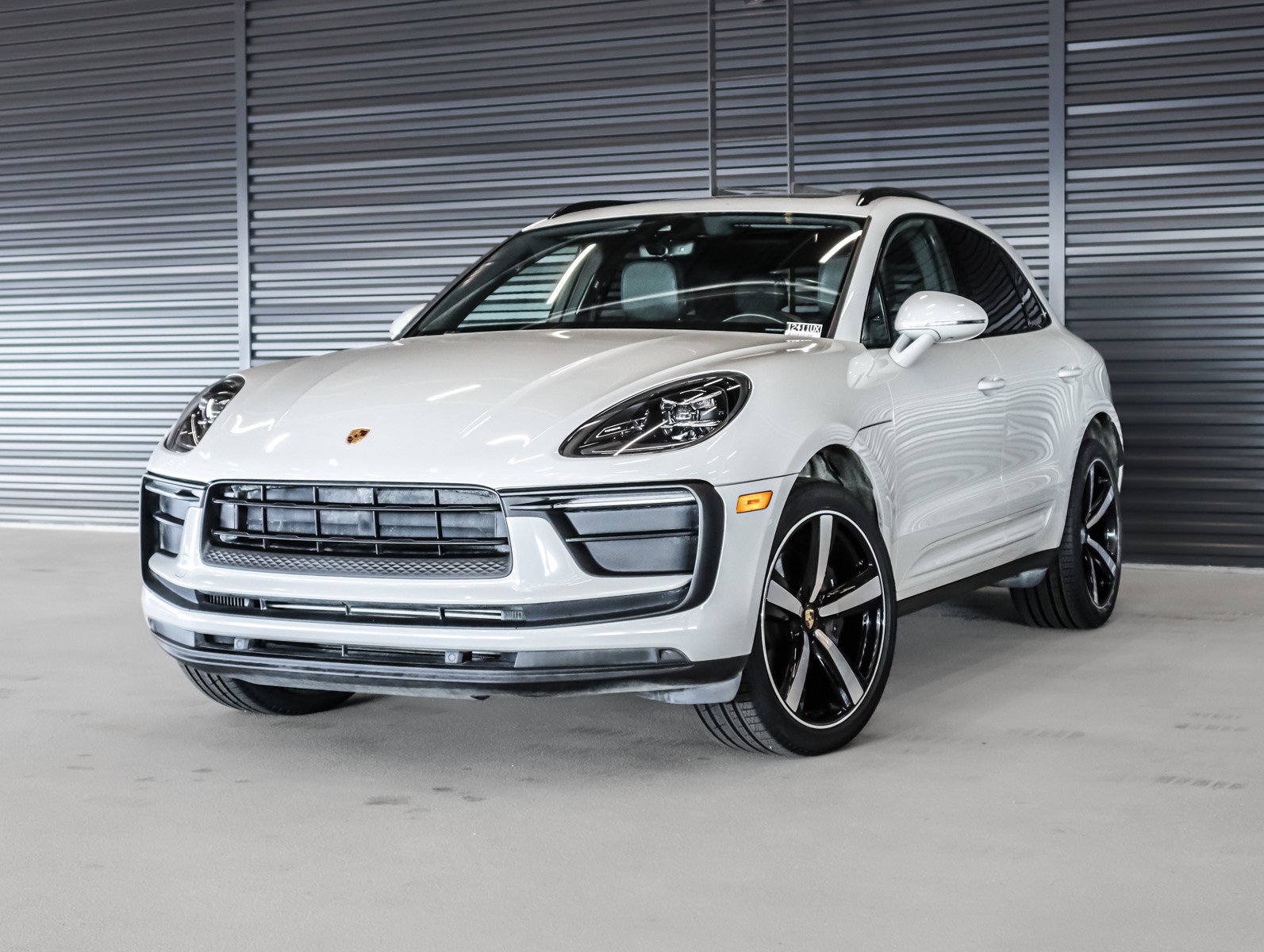 2022 Porsche Macan Base