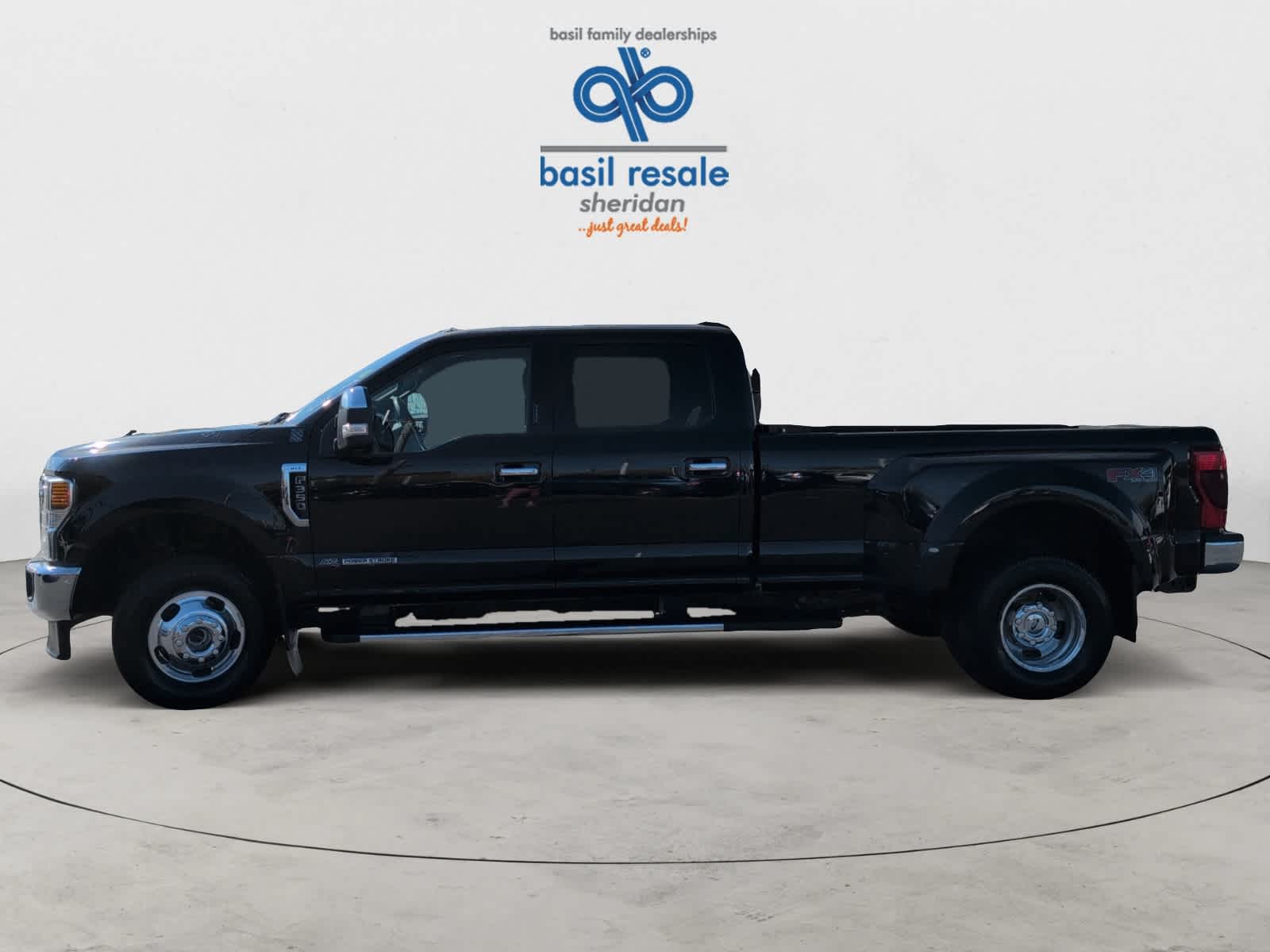 2021 Ford F-350 XLT photo 3