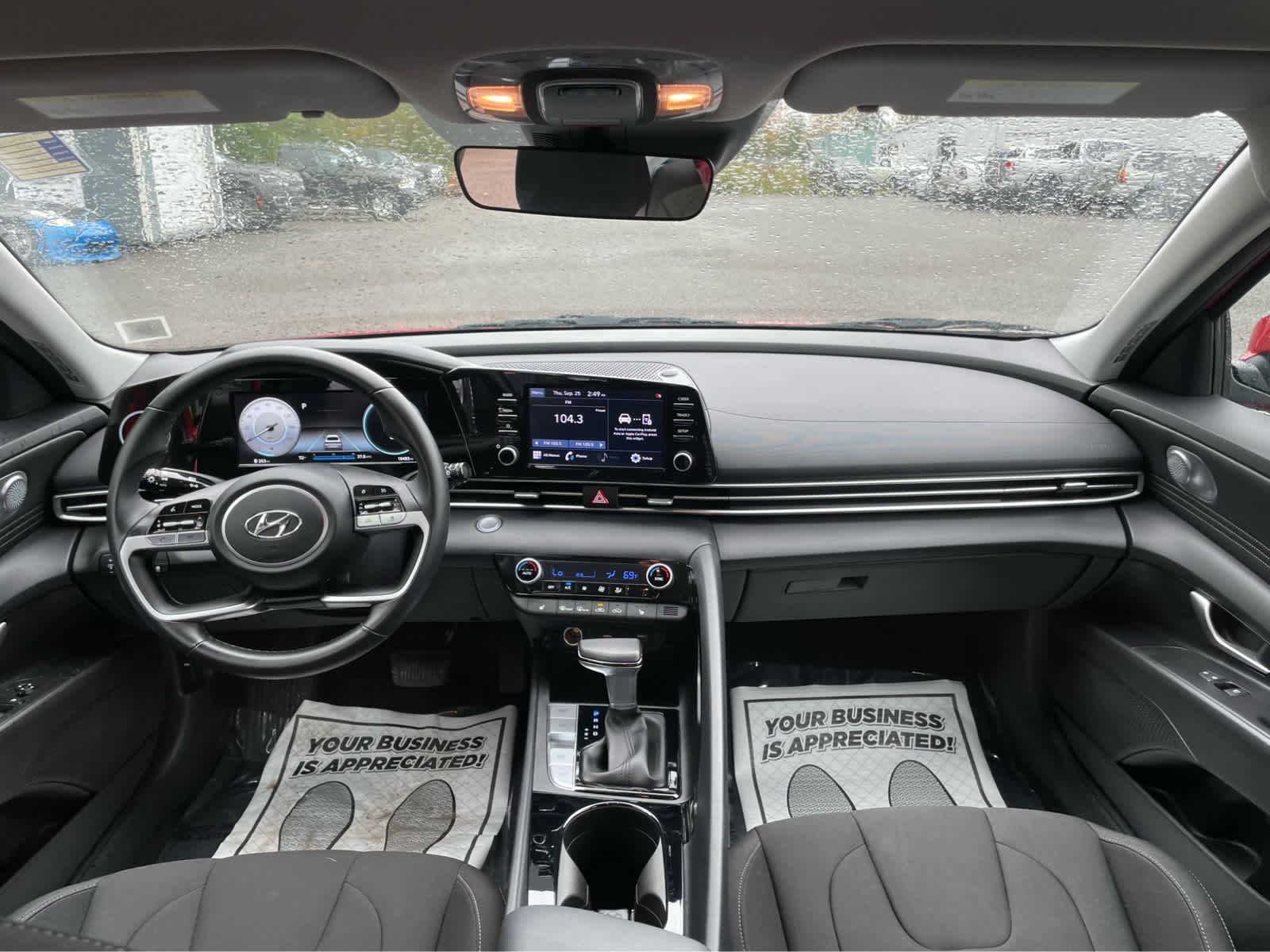 2022 Hyundai Elantra SEL Convenience photo 12