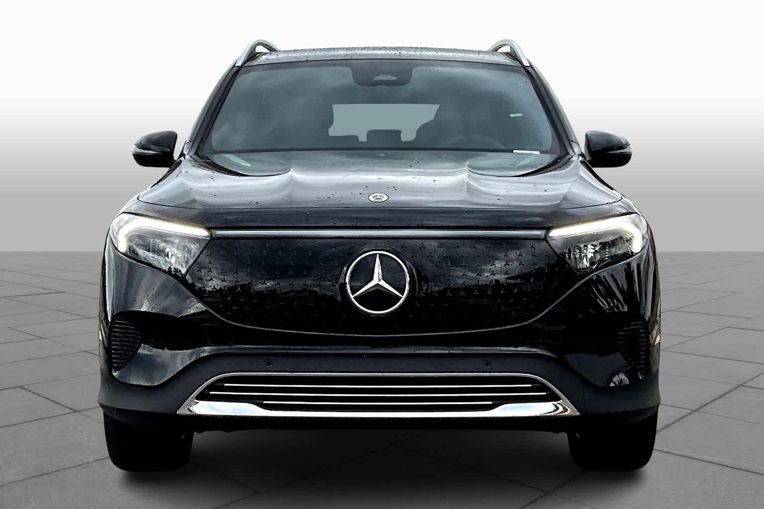2024 Mercedes Benz EQB 300 4MATIC photo 3