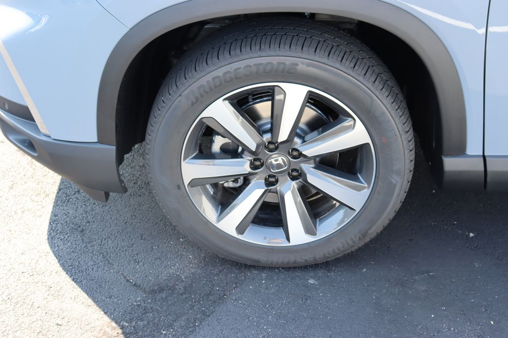 2025 Honda Pilot Touring photo 9