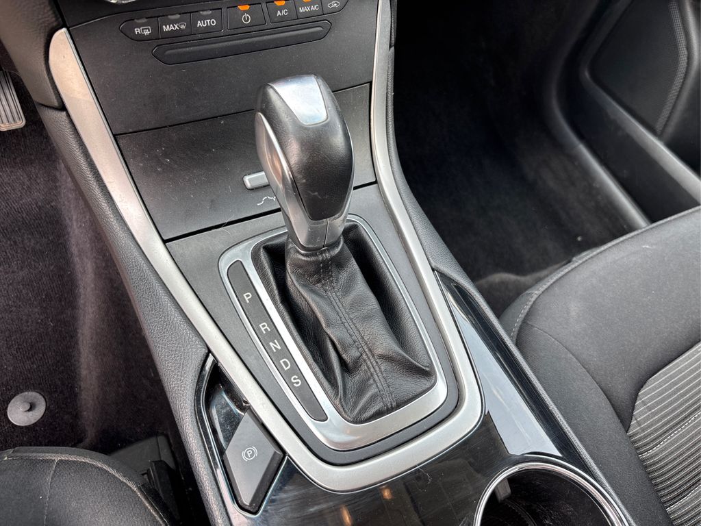 2015 Ford Edge SEL photo 29