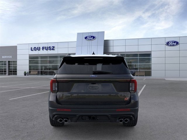 2025 Ford Explorer ST photo 3