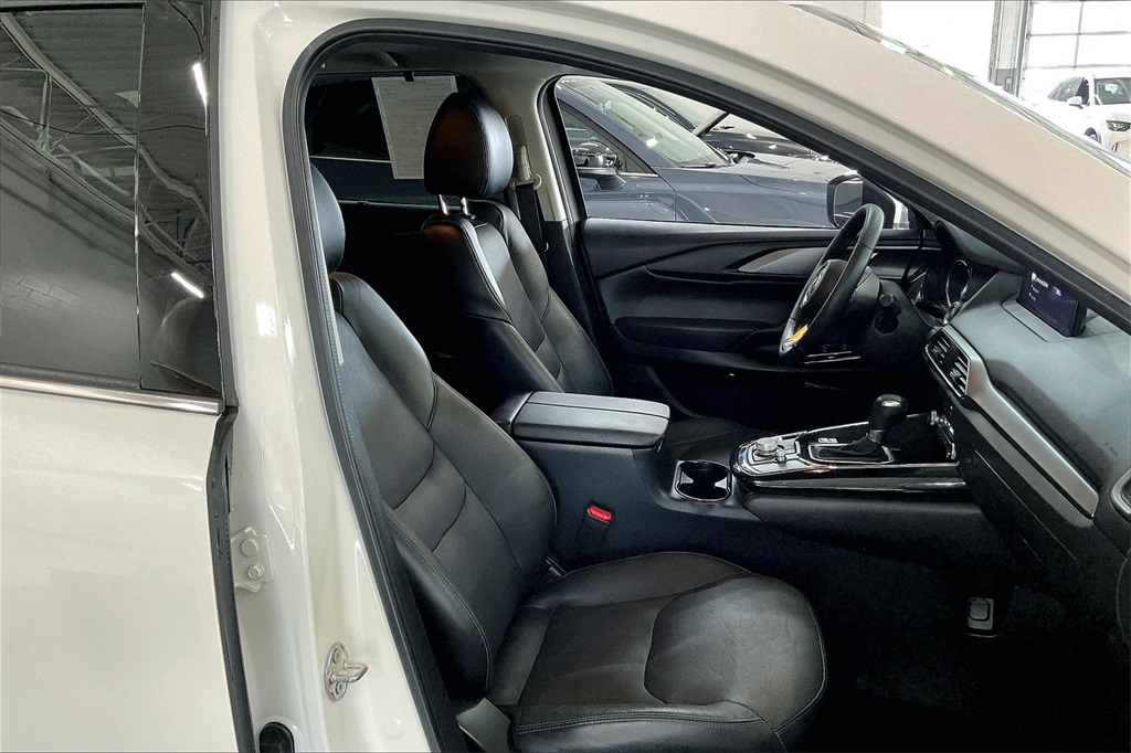 2022 Mazda CX-9 Touring photo 4
