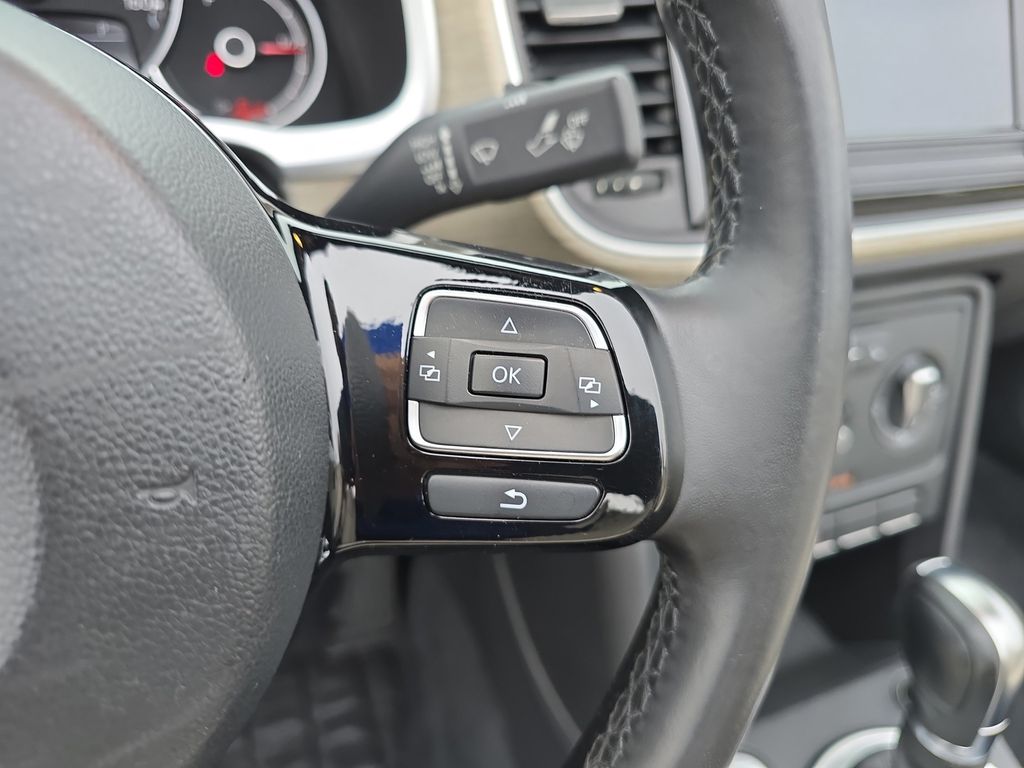 2018 Volkswagen Beetle SE Coast photo 16