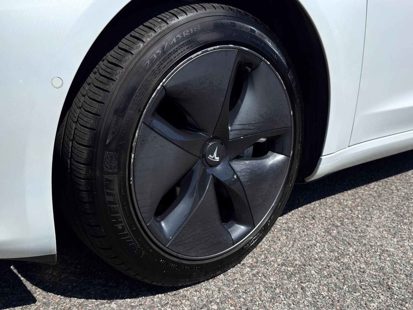2018 Tesla Model 3 Long Range photo 10