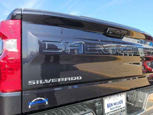 2022 Chevrolet Silverado 1500 LT photo 4