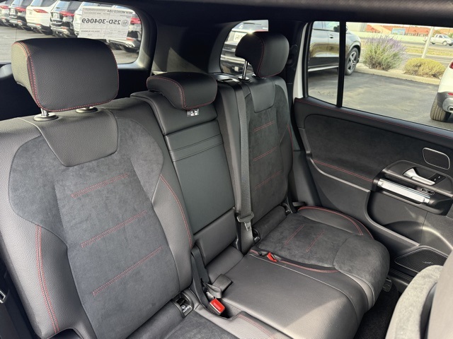 2025 Mercedes Benz GLB 250 4MATIC photo 21