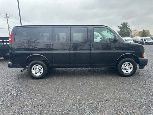 2017 Chevrolet Express Passenger 2500 LS photo 2