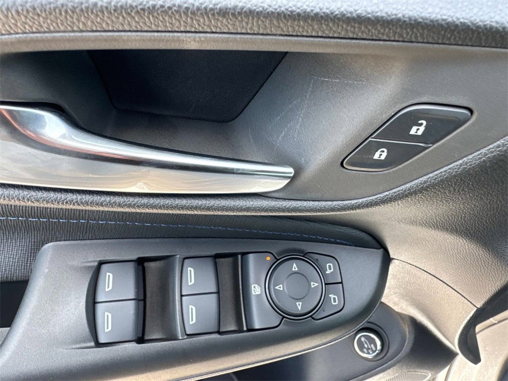 2026 Buick Envista ST photo 10