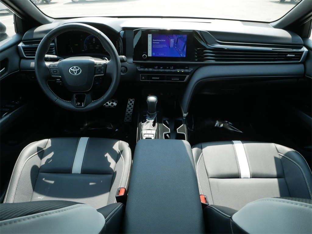 2025 Toyota Camry SE photo 14