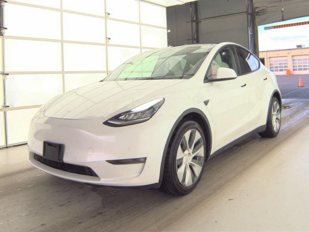 Used 2021 Tesla Model Y Long Range with VIN 5YJYGDEE3MF145132 for sale in Northfield, Minnesota