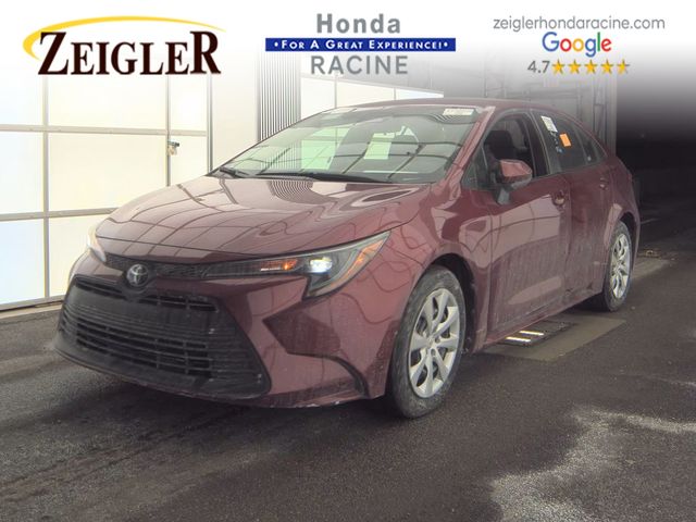 2024 Toyota Corolla LE's photo