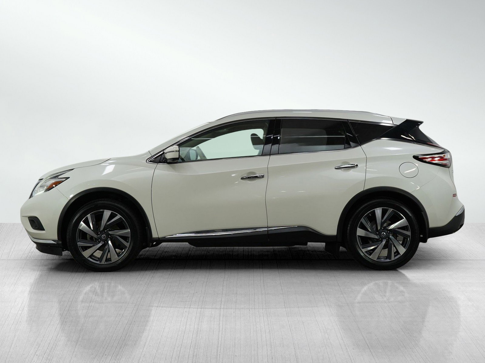 Used 2018 Nissan Murano Platinum with VIN 5N1AZ2MH4JN177642 for sale in Wayzata, Minnesota