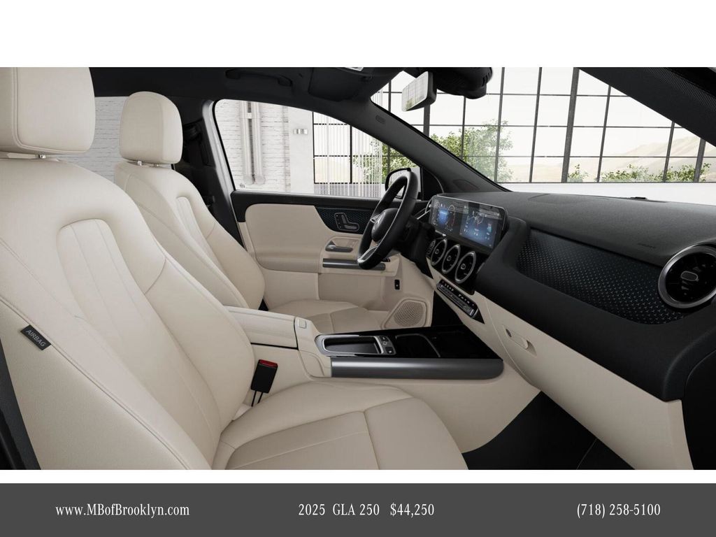 2025 Mercedes Benz GLA 250 4MATIC photo 4