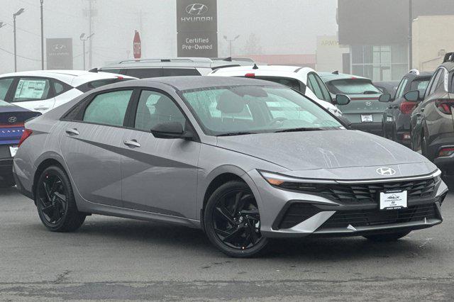 2026 Hyundai Elantra SEL Sport photo 2