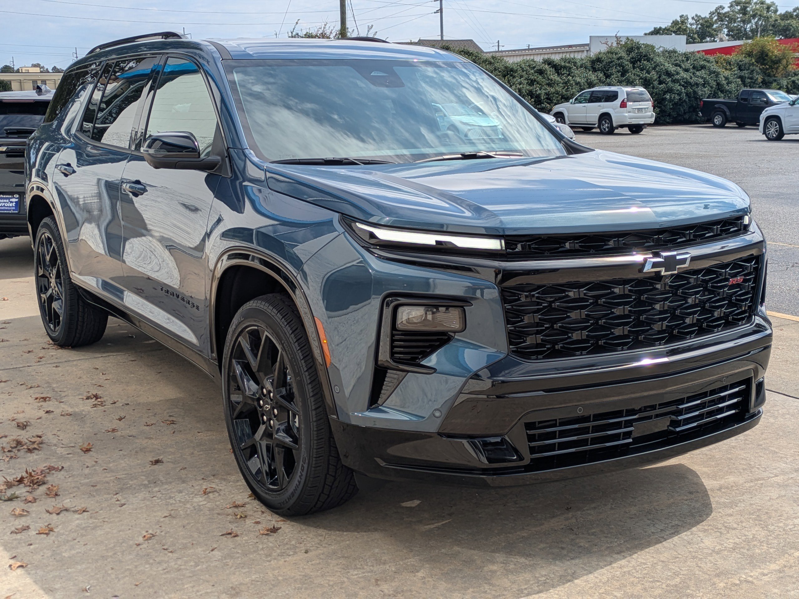 2026 Chevrolet Traverse RS photo 2