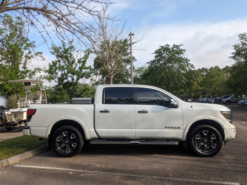 2021 Nissan Titan Platinum Reserve photo 3