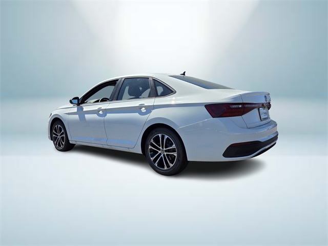 2025 Volkswagen Jetta 1.5T Sport photo 3