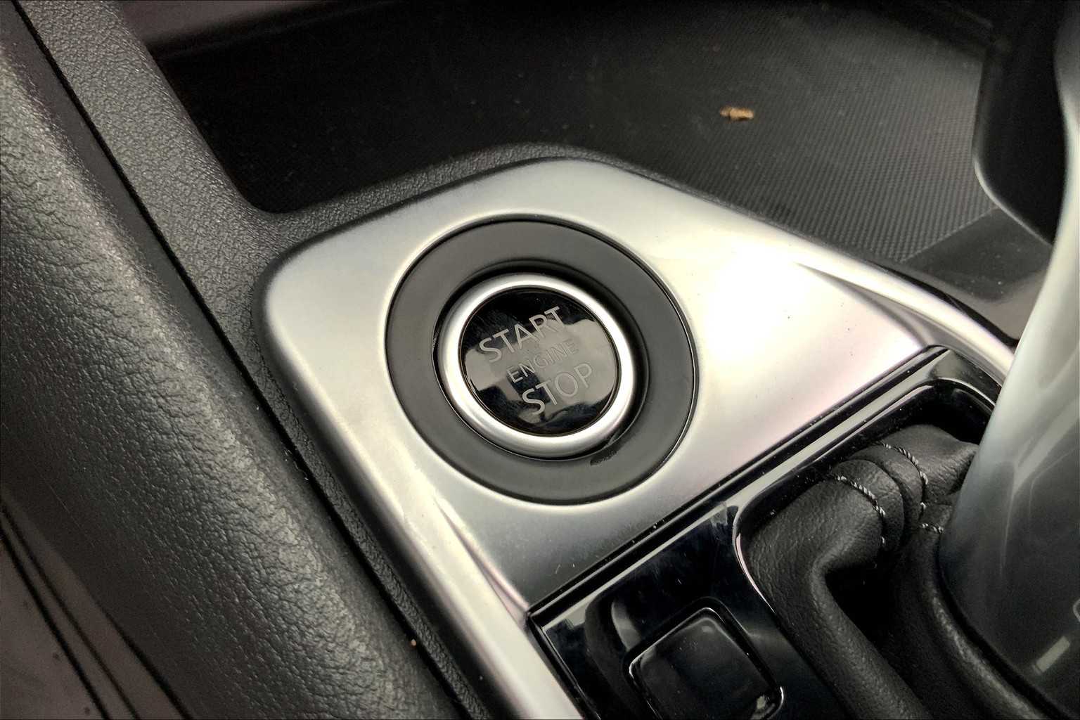 2025 Nissan Sentra SV photo 17