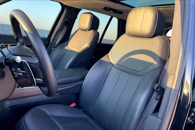 2023 Land Rover Range Rover SE photo 9