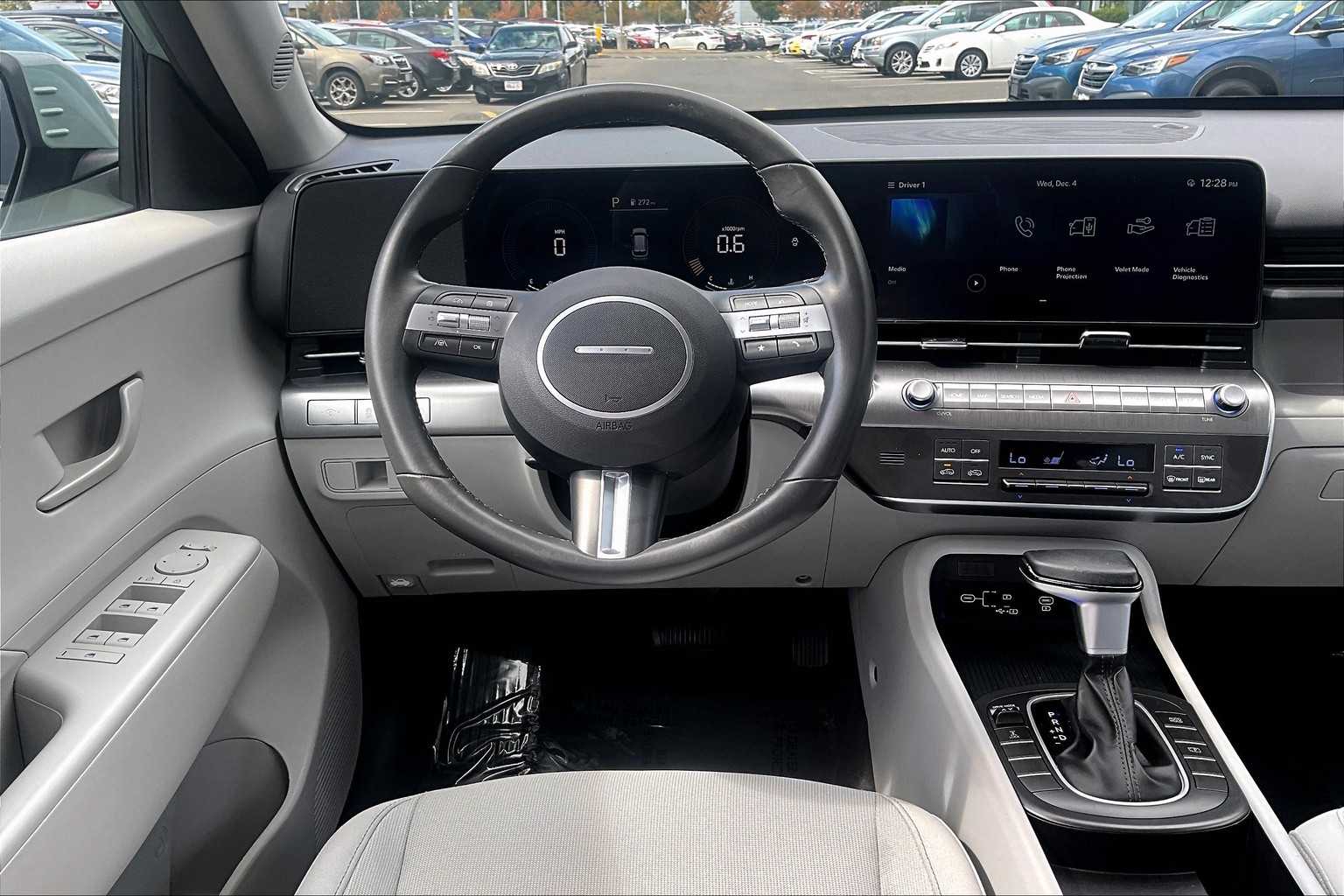 2025 Hyundai Kona SEL photo 4
