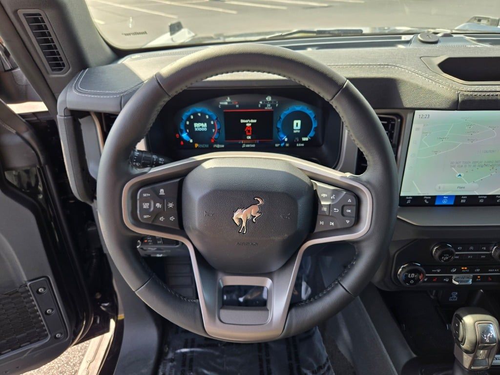 2025 Ford Bronco Outer Banks photo 28