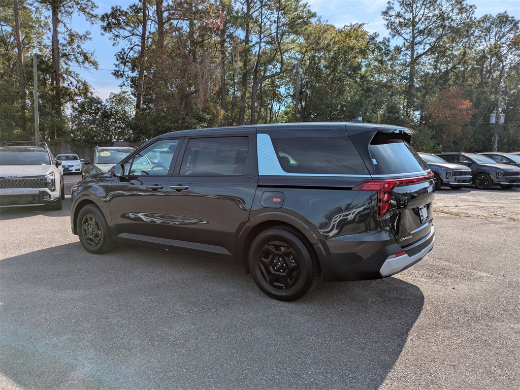 2026 Kia Carnival LXS photo 4